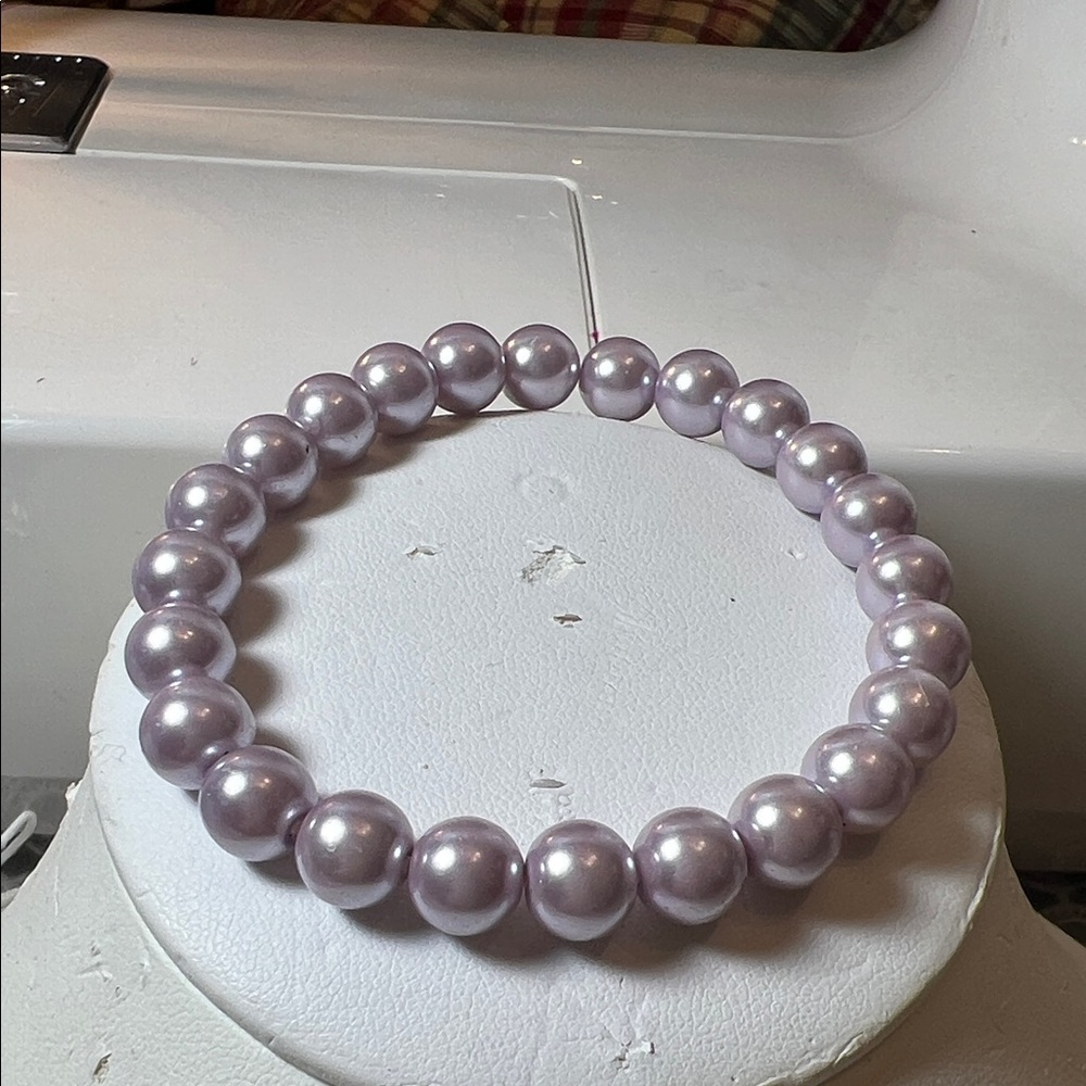 Elegant Lavender Pearl Bracelet